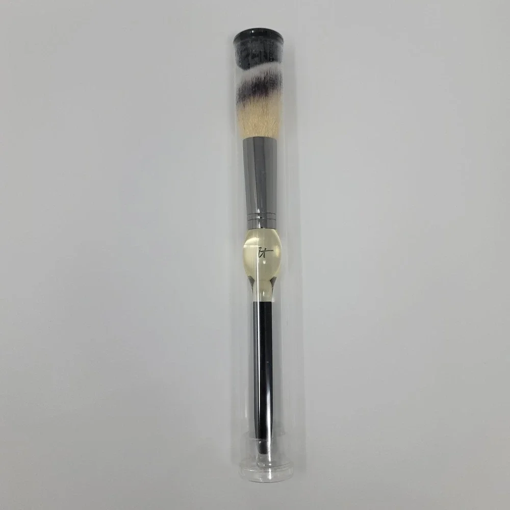 IT Cosmetics Heavenly Luxe French Boutique Blush Brush No 4‎ Makeup Tool